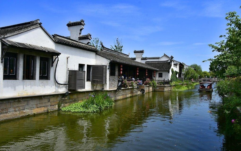老是感觉自己不合群 怎么办游戏画面